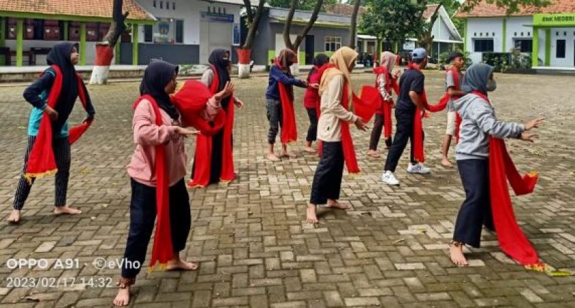 ANTUSIAS MESKIPUN BANYAK MENGHELA NAFAS